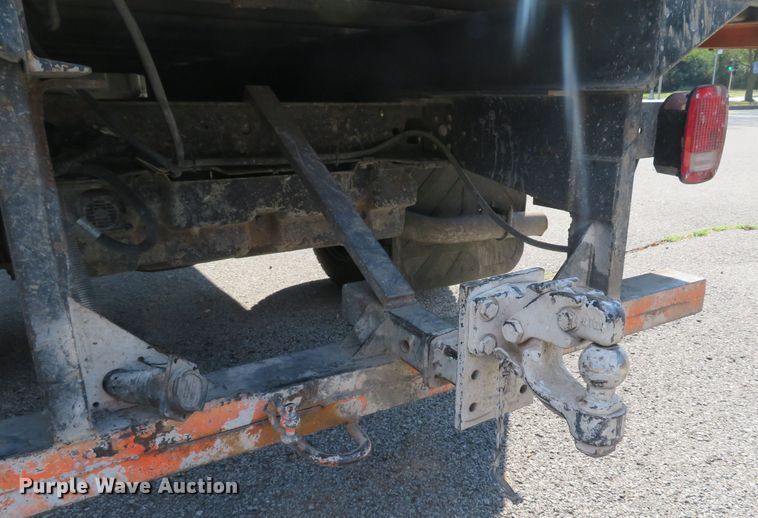 image for item DH2111 2006 Ford F550 flatbed truck