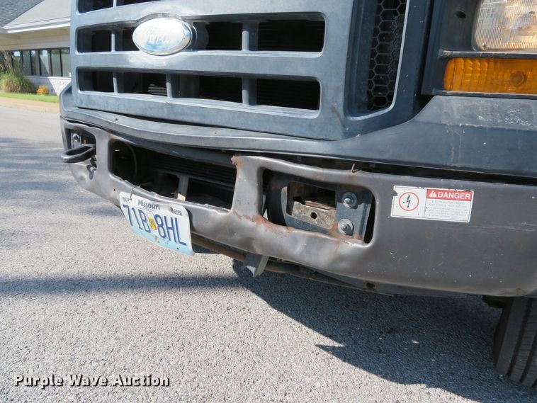 image for item DH2111 2006 Ford F550 flatbed truck
