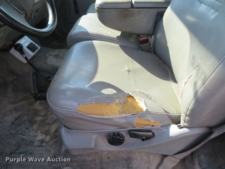 image for item DH2111 2006 Ford F550 flatbed truck