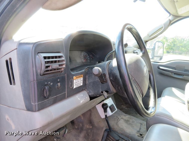 image for item DH2111 2006 Ford F550 flatbed truck