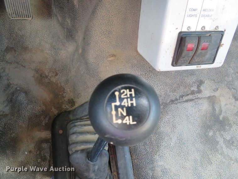 image for item DH2111 2006 Ford F550 flatbed truck