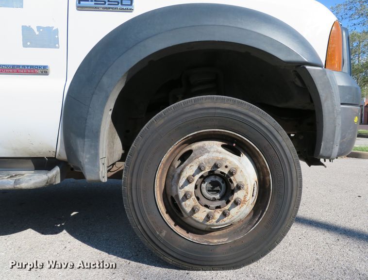 image for item DH2111 2006 Ford F550 flatbed truck