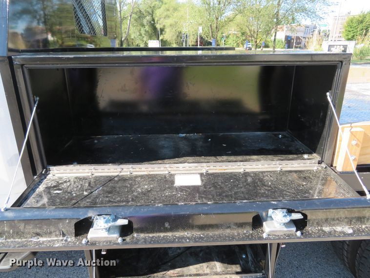 image for item DH2112 2018 Ford F450 Super Duty XL flatbed truck