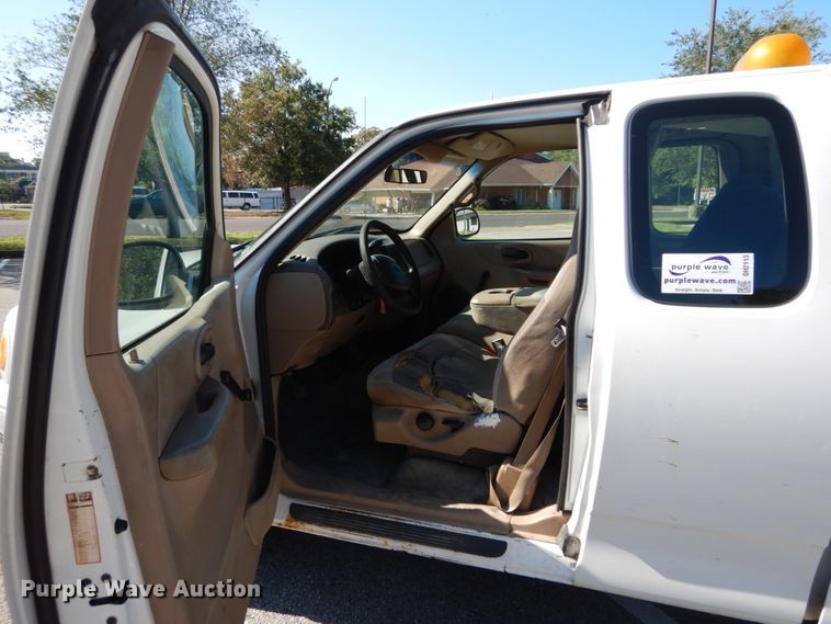 image for item DH2113 1999 Ford F150 SuperCab pickup truck