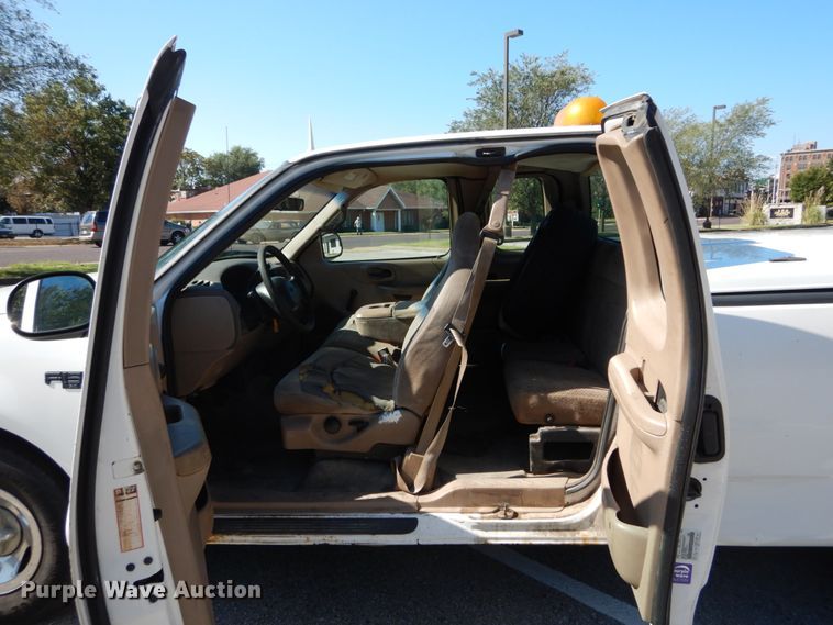 image for item DH2113 1999 Ford F150 SuperCab pickup truck