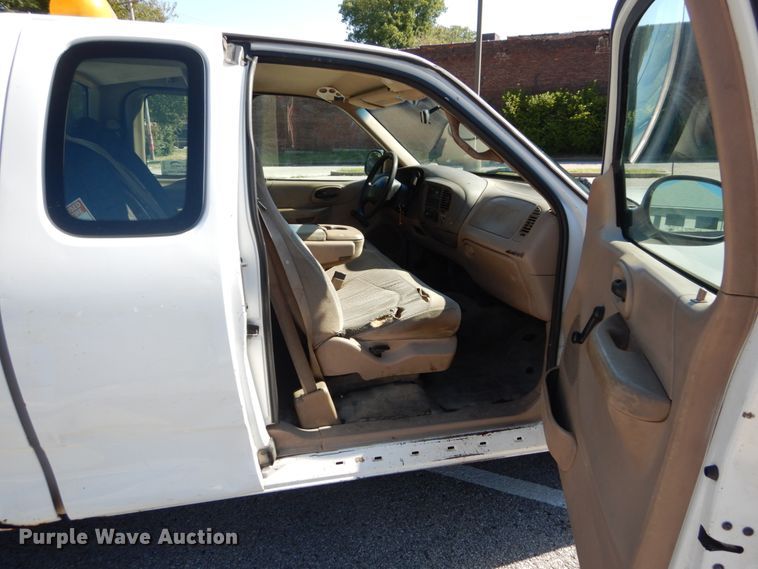 image for item DH2113 1999 Ford F150 SuperCab pickup truck