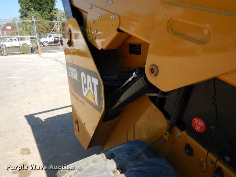 image for item DH2120 2018 Caterpillar 299D2 skid steer