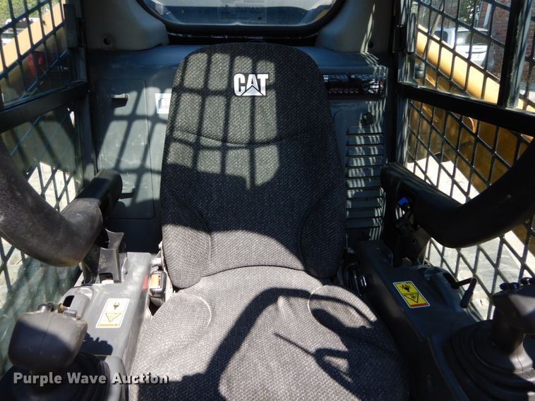 image for item DH2120 2018 Caterpillar 299D2 skid steer