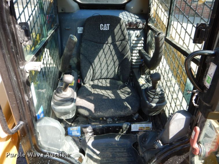 image for item DH2121 2016 Caterpillar 299D2 skid steer