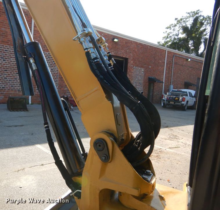 image for item DH2122 2018 Caterpillar 305E2 CR mini excavator