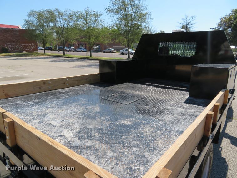 image for item DH2123 2018 Ford F450 Super Duty XL flatbed truck