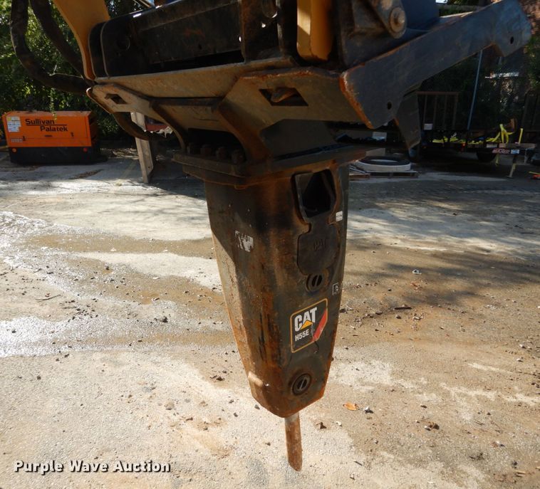 image for item DH2126 Caterpillar H55ES skid steer hammer