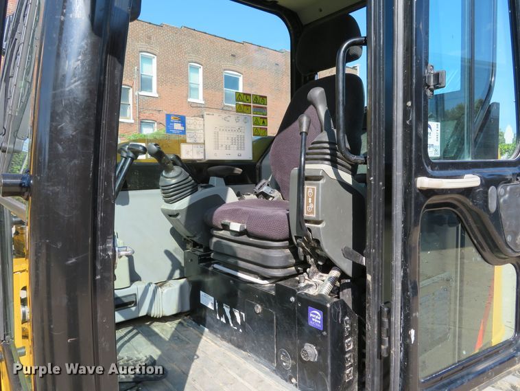 image for item DH2130 2015 Caterpillar 308E2 CR mini excavator