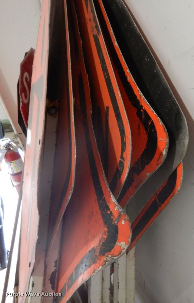 image for item DH2135 Road safety equipment