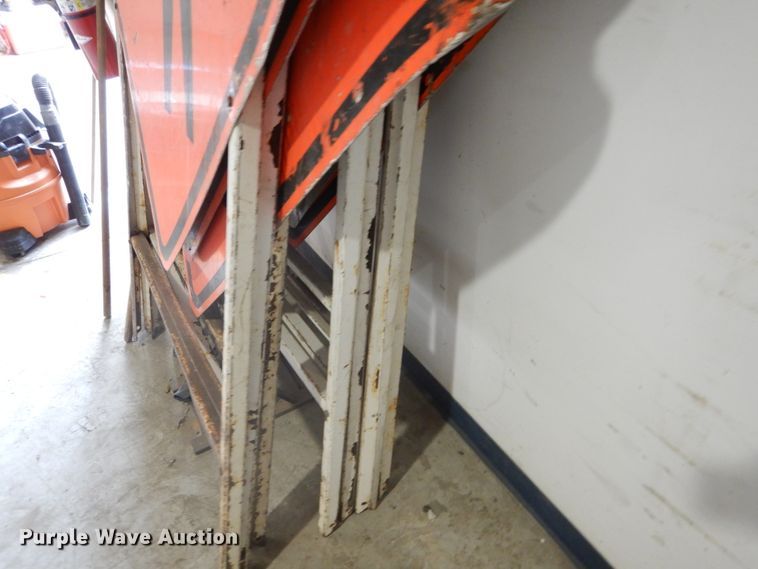 image for item DH2135 Road safety equipment