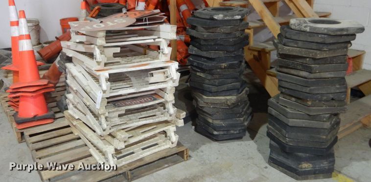 image for item DH2135 Road safety equipment