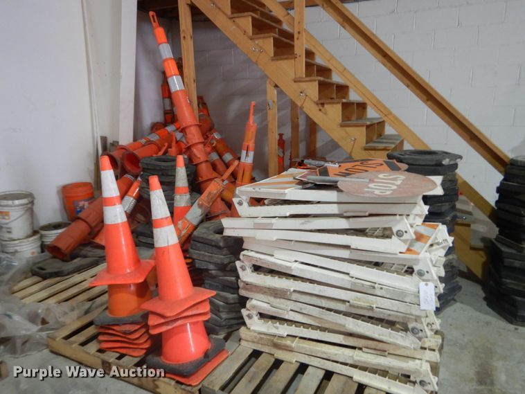 image for item DH2135 Road safety equipment