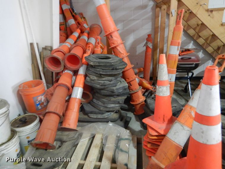 image for item DH2135 Road safety equipment