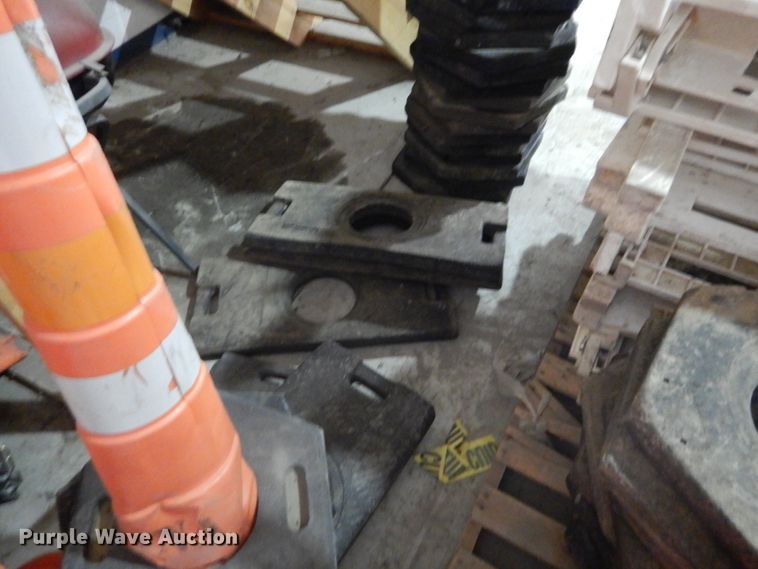 image for item DH2135 Road safety equipment