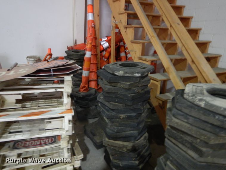 image for item DH2135 Road safety equipment