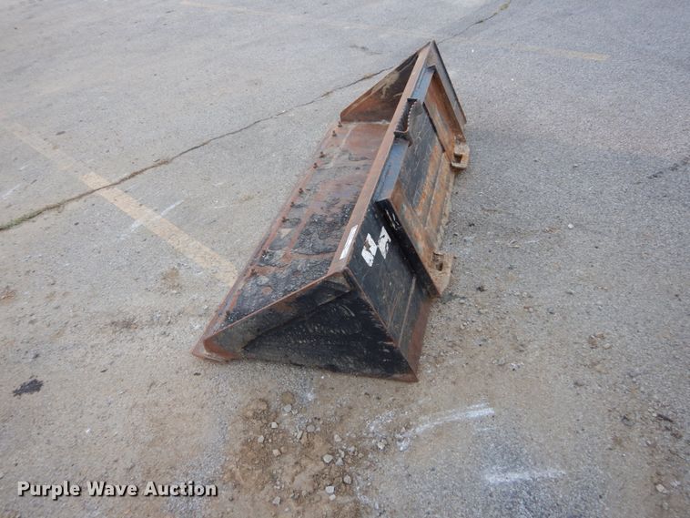 image for item GC9273 Caterpillar low profile skid steer bucket