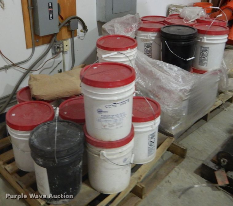 Five gallon buckets of Paron Quick Plug cement in St. Louis, MO | Item ...
