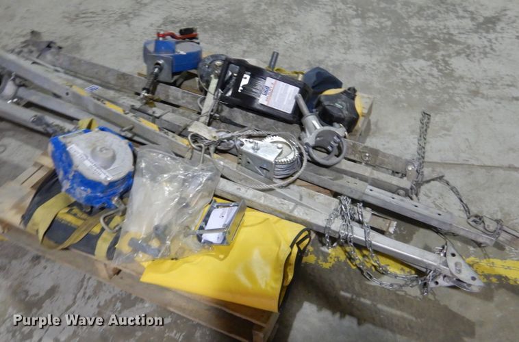 image for item GC9335 Sala confined space tripods