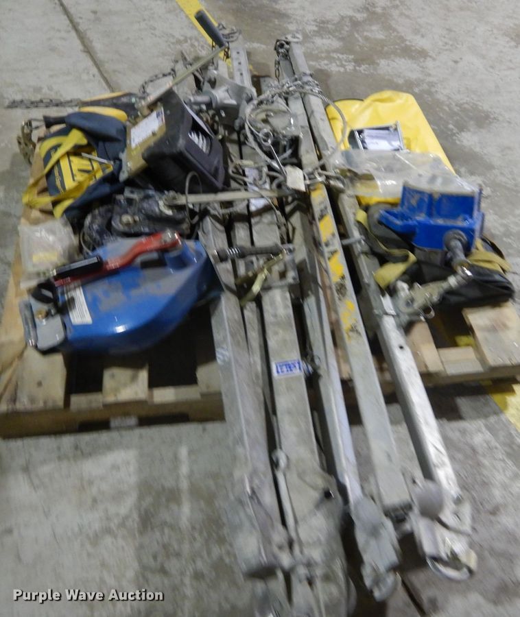 image for item GC9335 Sala confined space tripods