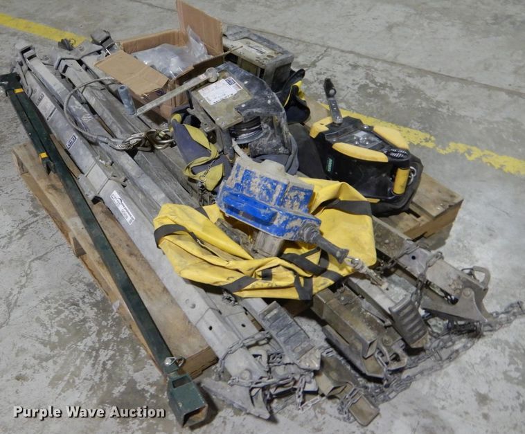 image for item GC9336 (3) Sala confined space tripods