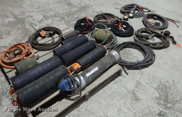 image for item GC9338 (10) air pipe plugs