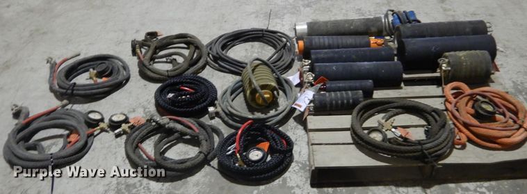 image for item GC9338 (10) air pipe plugs