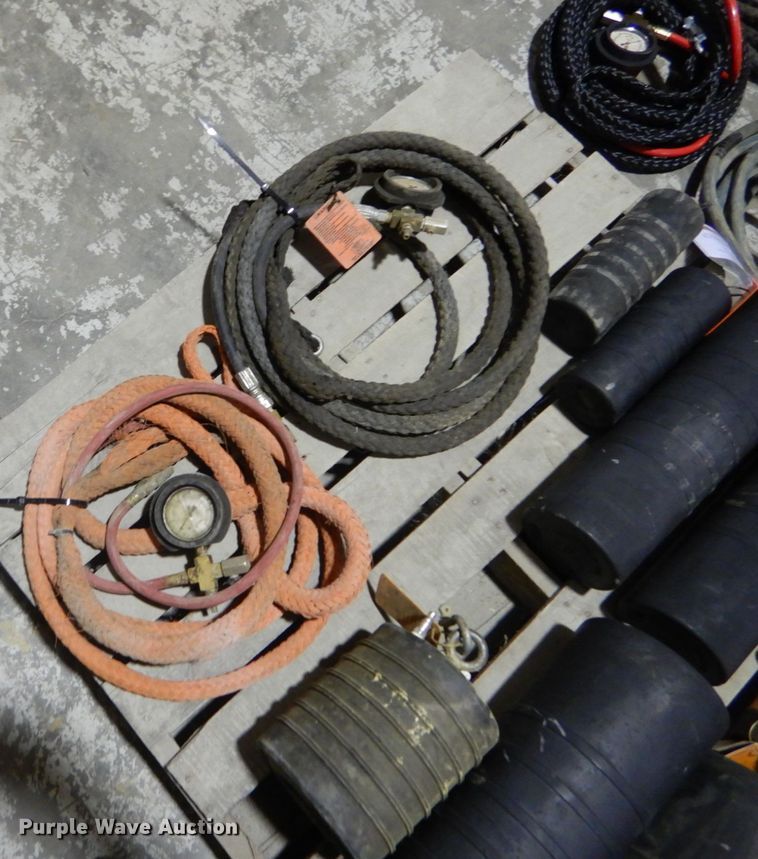 image for item GC9338 (10) air pipe plugs