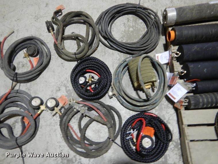 image for item GC9338 (10) air pipe plugs