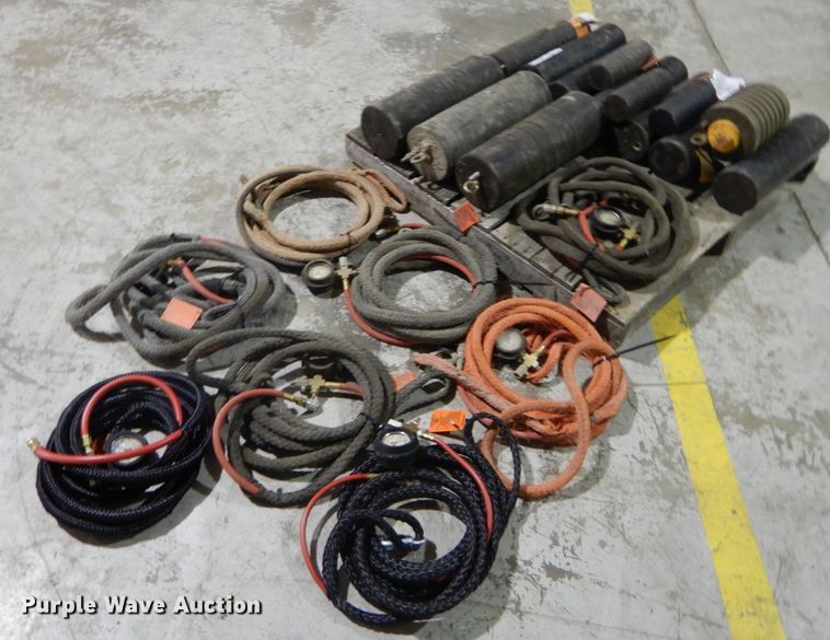 image for item GC9340 (14) air pipe plugs