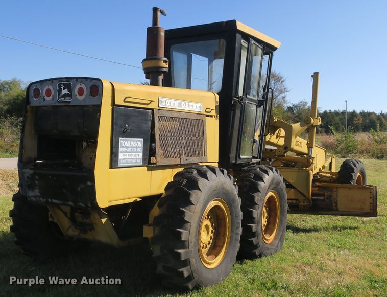 image for item DB10171 1976 John Deere 770 motor grader