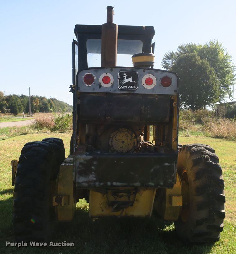 image for item DB10171 1976 John Deere 770 motor grader