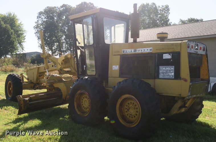 image for item DB10171 1976 John Deere 770 motor grader