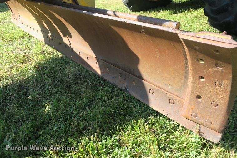 image for item DB10171 1976 John Deere 770 motor grader