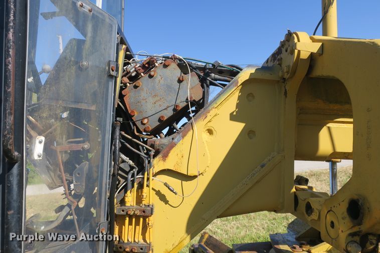 image for item DB10171 1976 John Deere 770 motor grader