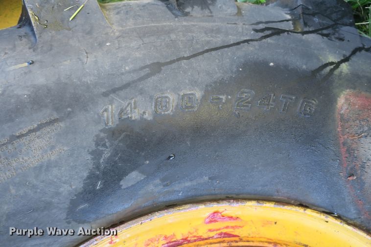 image for item DB10171 1976 John Deere 770 motor grader