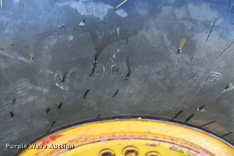 image for item DB10171 1976 John Deere 770 motor grader