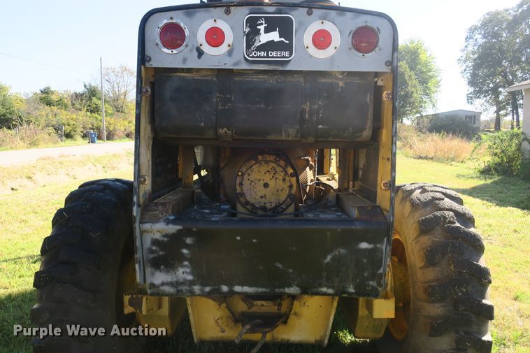 image for item DB10171 1976 John Deere 770 motor grader