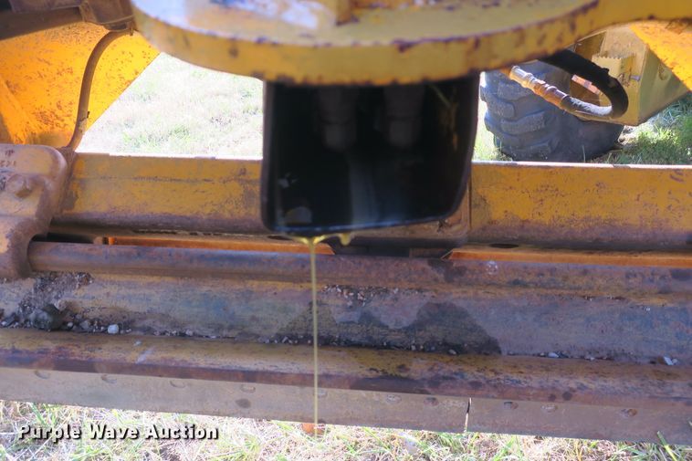 image for item DB10171 1976 John Deere 770 motor grader