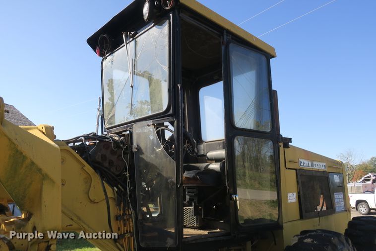 image for item DB10171 1976 John Deere 770 motor grader