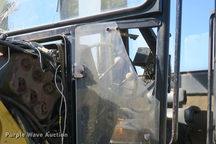 image for item DB10171 1976 John Deere 770 motor grader