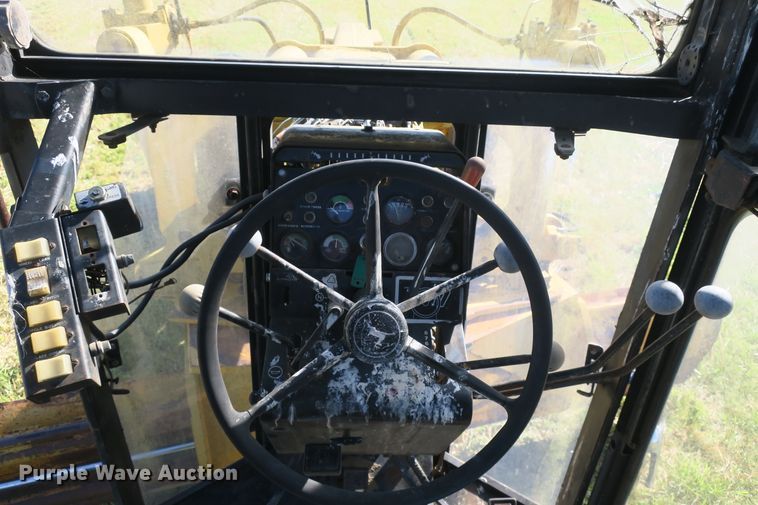 image for item DB10171 1976 John Deere 770 motor grader