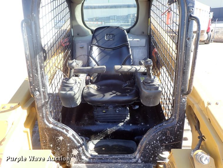 image for item DB7584 2015 Caterpillar 289D skid steer