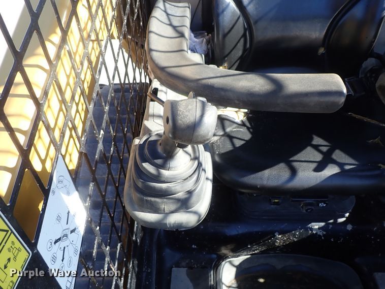 image for item DB7584 2015 Caterpillar 289D skid steer