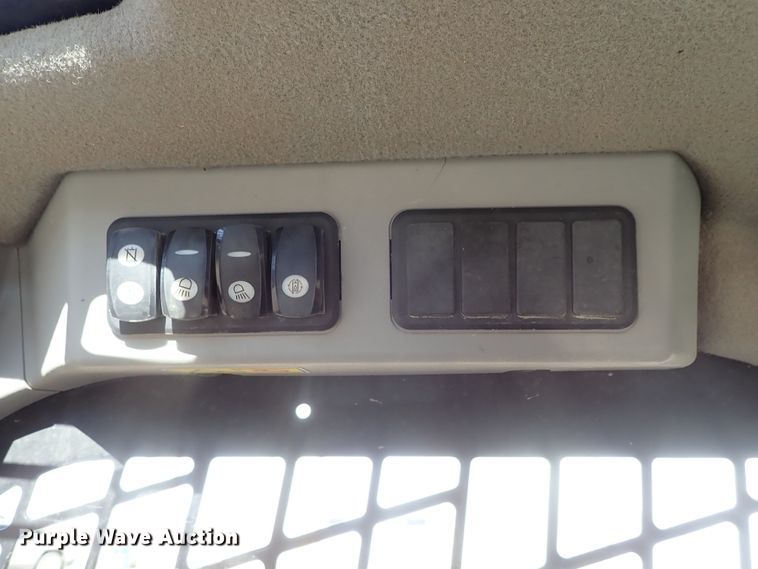 image for item DB7584 2015 Caterpillar 289D skid steer