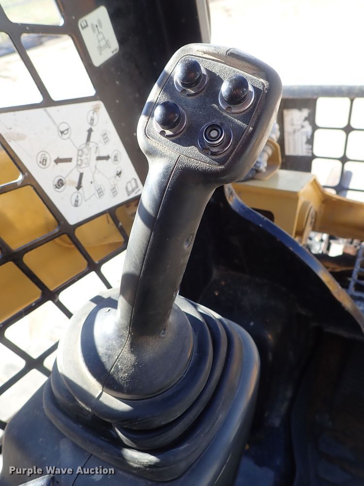 image for item DB7584 2015 Caterpillar 289D skid steer